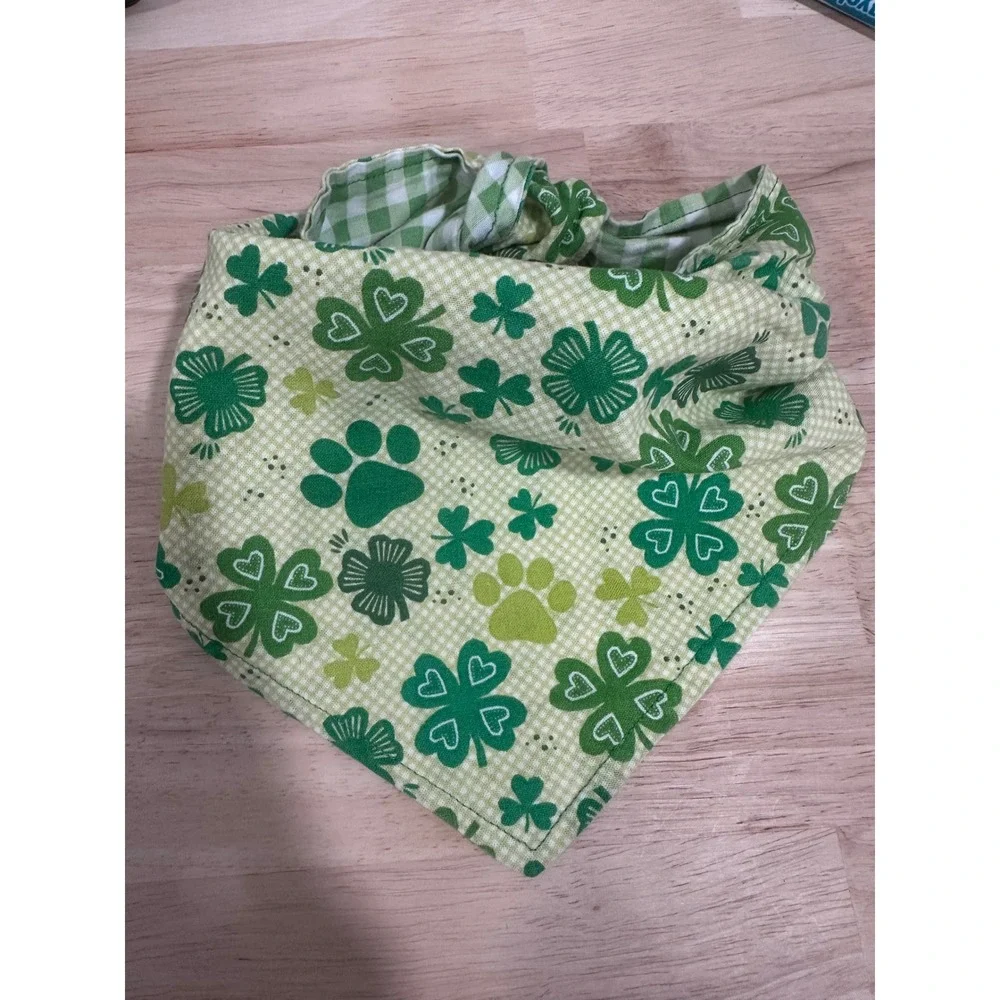 Handmade Reversible St Patricks Day Dog Bandana Shamrock Gingham Green‎ Medium